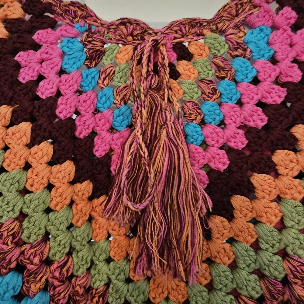 VINTAGE SPELL & THE GYPSY COLLECTIVE Joni Crochet Long Sleeve Fringe TopπβοΈπ - Picture 6 of 17